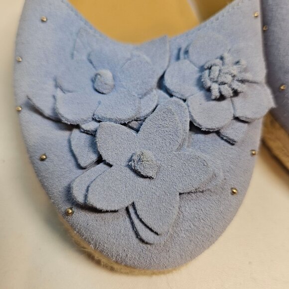 Talbots Sandals Womens 10 Light Blue Suede Flowers Strap Gold Buckle Studs Wedge - Picture 7 of 11